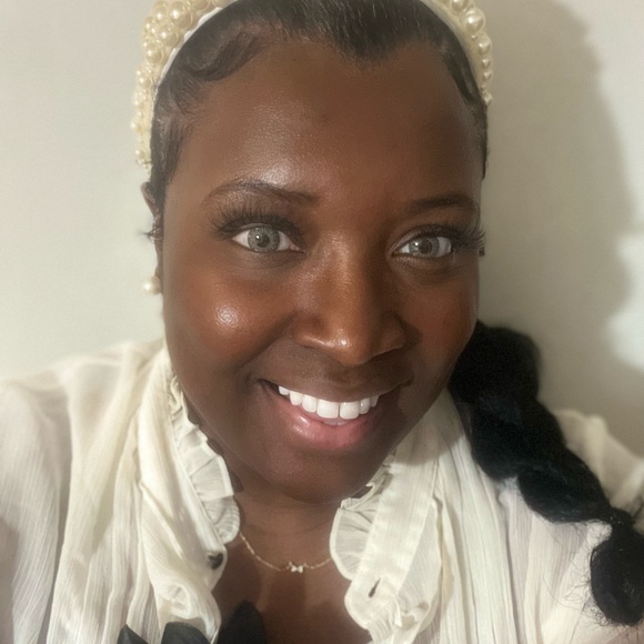 Meet your Posher, Nikki Todd 🎀ThePinkLadyHouse🎀 - Picture 9 of 13